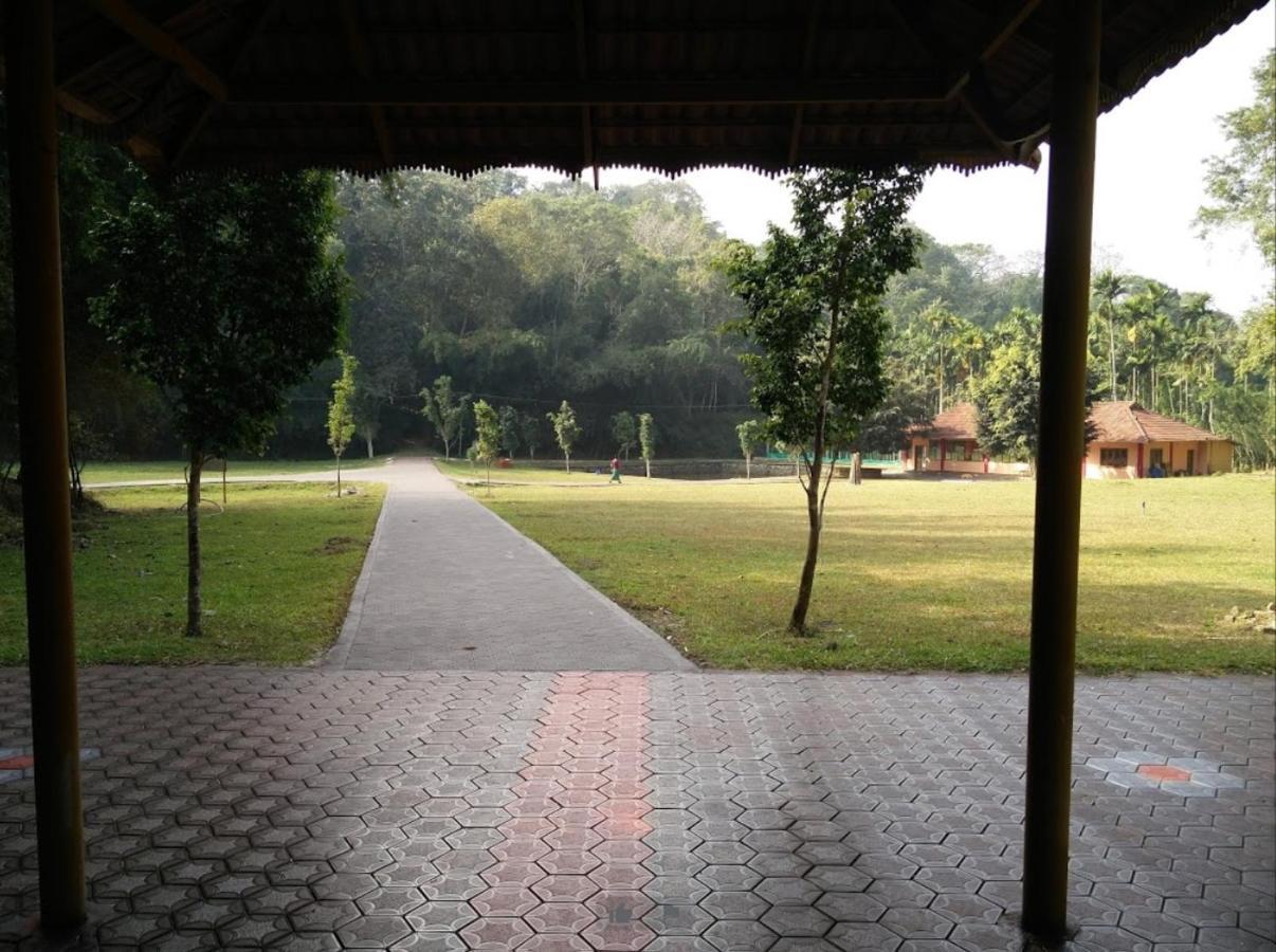 Elephant Valley Resort Pulpally Exterior photo