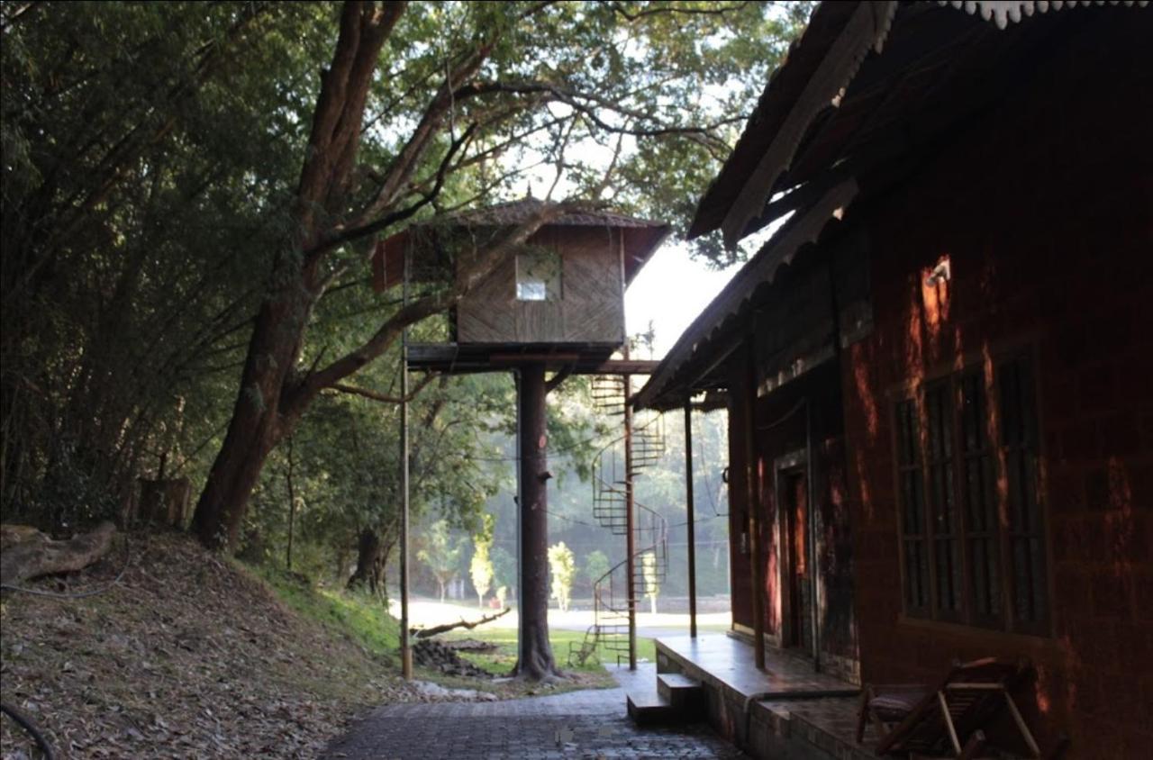 Elephant Valley Resort Pulpally Exterior photo