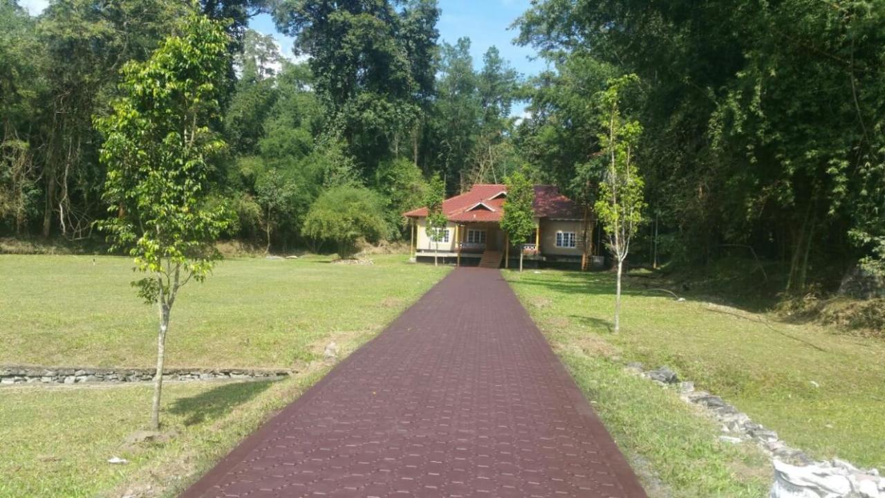 Elephant Valley Resort Pulpally Exterior photo
