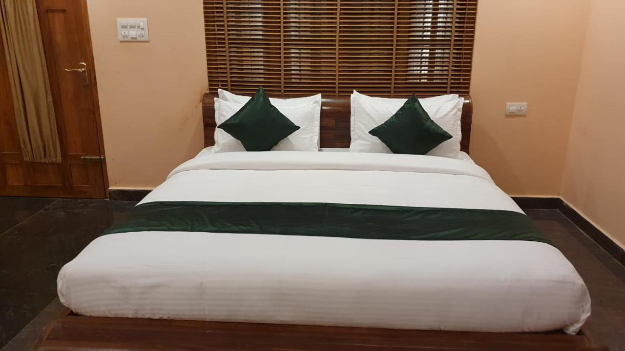 Elephant Valley Resort Pulpally Exterior photo